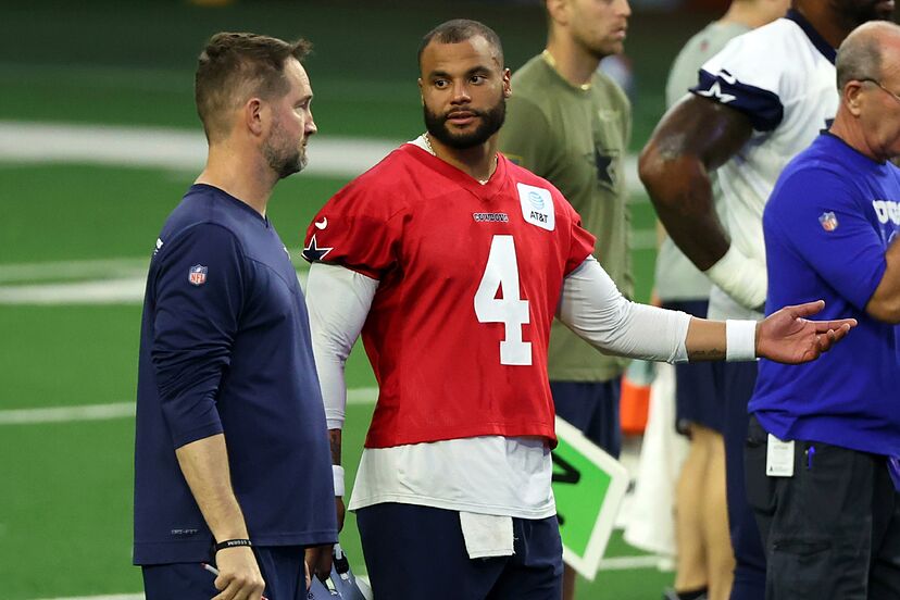 El mariscal de campo Dak Prescott pasó siete años con los Dallas Cowboys